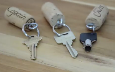 8_AWESOME_Uses_for_Wine_Corks3